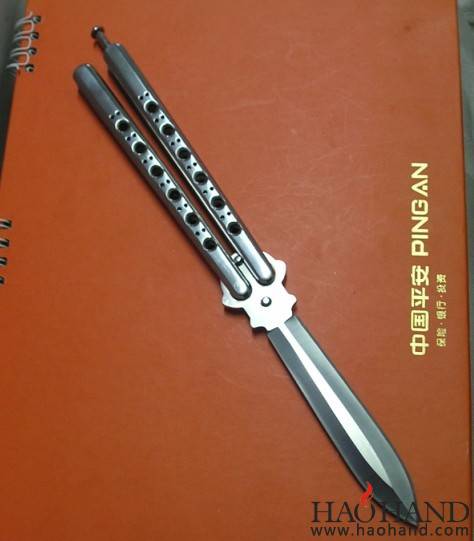 国产蝴蝶仿46,震撼,刃仿的很像! - 蝴蝶刀玩法 -