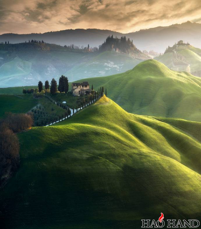 意大利托斯卡纳，一处丝般柔滑的完美山坡.jpg